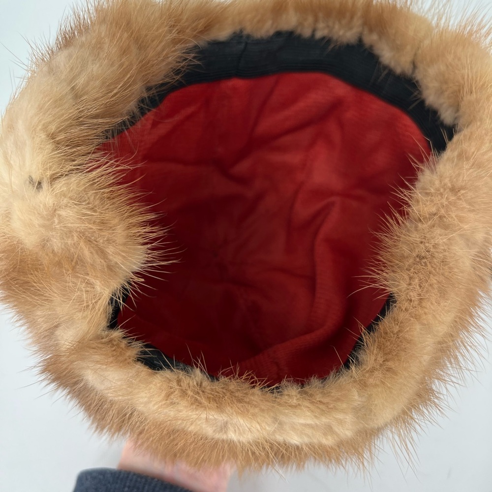 Luxurious Brown Fur Hat - Picture 7 of 7